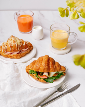 Полноценный завтрак с доставкой от «Два Поэта»: начинайте утро вкусно и с заботой о себе